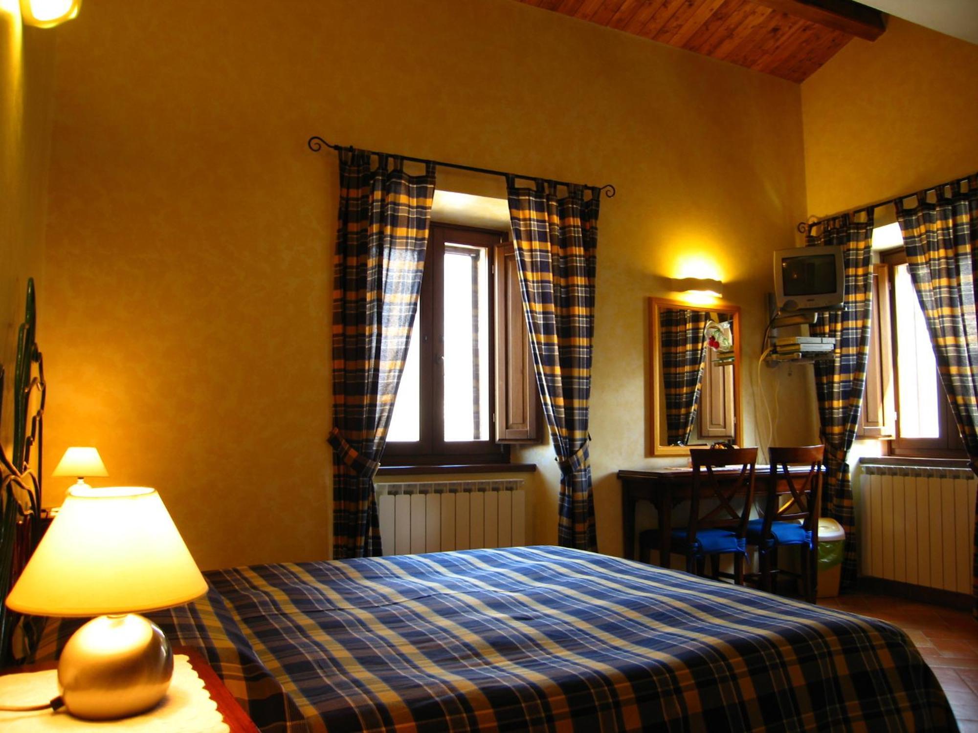 Bed and Breakfast La Dimora Di D'Annunzio Сканно Номер фото
